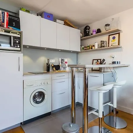 Cmg Bastille Apartment
